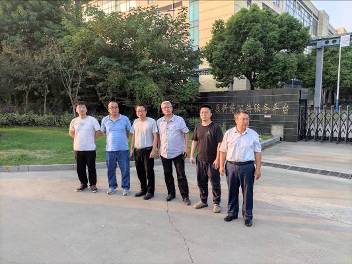 评价组成员.jpg